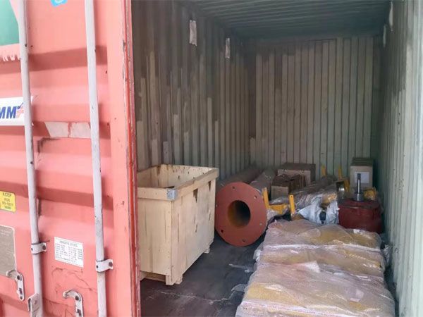 为厄瓜多尔客户制作的起重机，顺利装柜完成，发往海外！(图6)